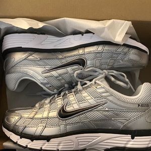 Women’s Nike P6000 in White/Black/Metallic Silver